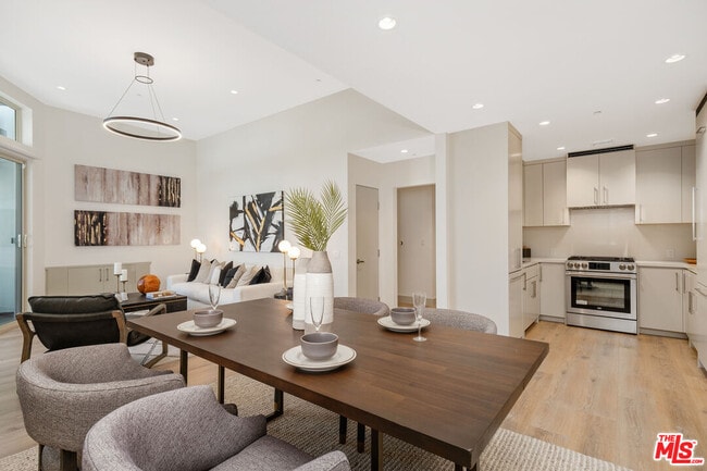 Building Photo - 130 S Sepulveda Blvd