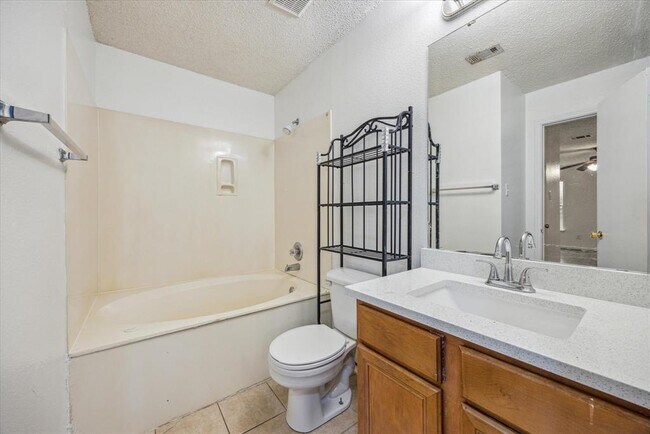 Foto del edificio - 2600 Stapleford Dr