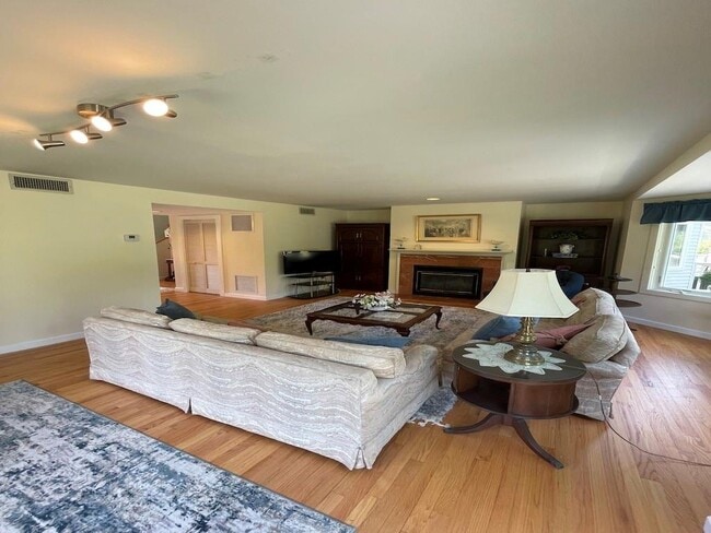 Building Photo - 15 Hammersmith Rd