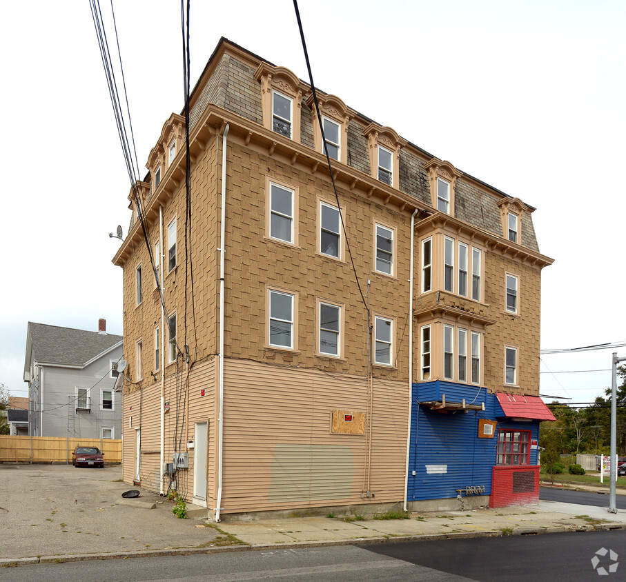 Building Photo - 872-874 Branch Ave