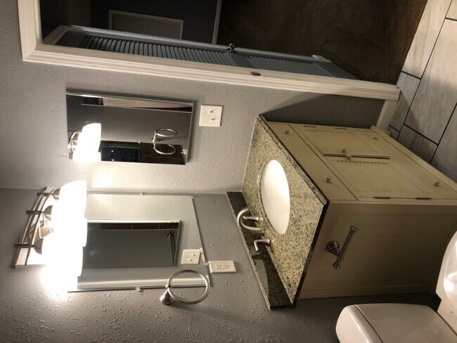 Foto del edificio - 3108 N 51st Terrace