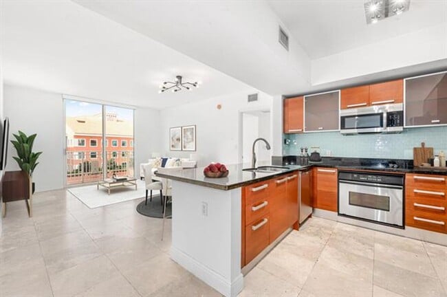 Photo - 2030 S Douglas Rd cu-807 Apartment