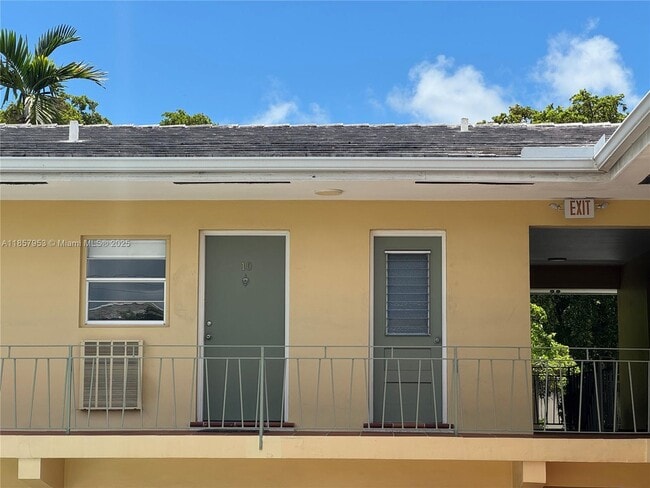 Foto del edificio - 115 Calabria Ave