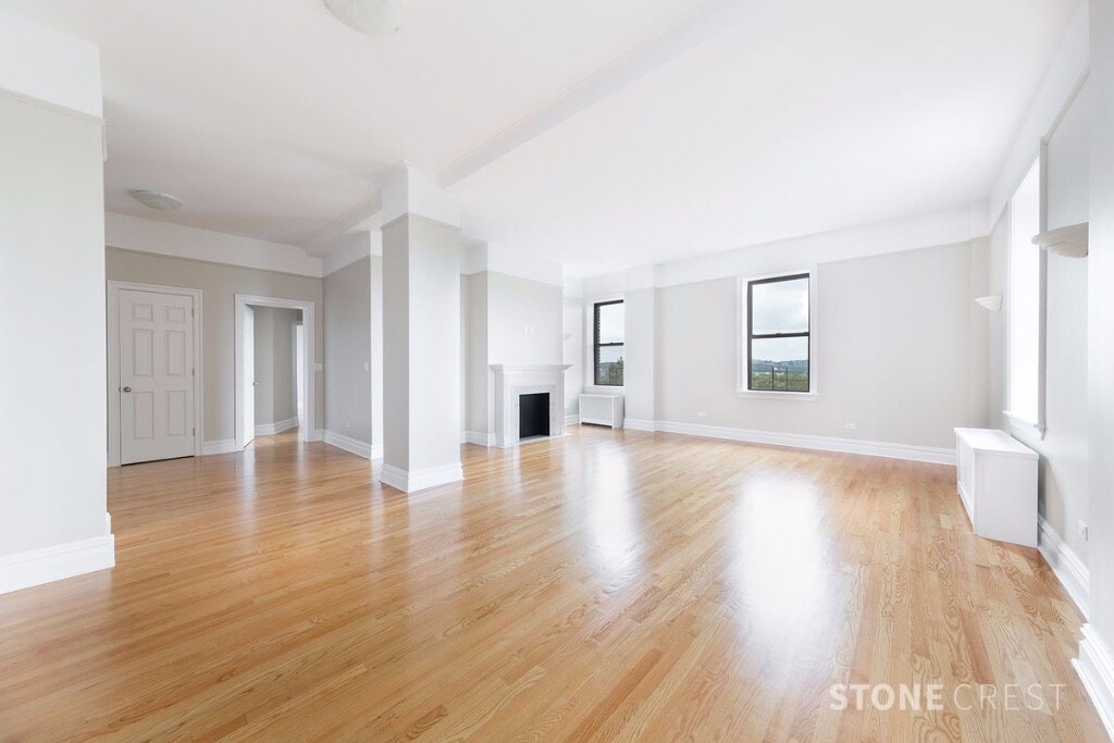 Primary Photo - 305 Riverside Drive