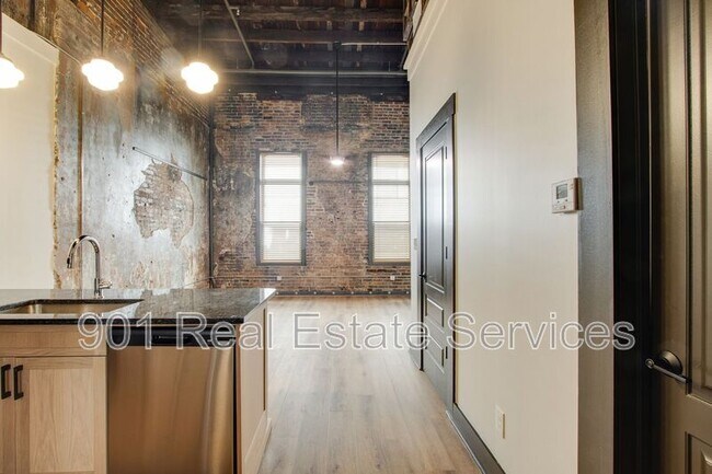 Foto del edificio - 124 Monroe Ave