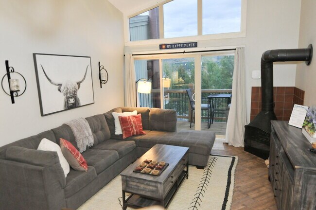 Foto del edificio - 3 bedroom condo in Wildernest available June 1st!