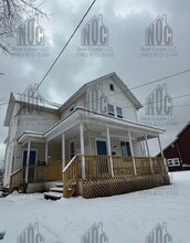 Building Photo - 1236 1/2-1236 1/2 E Locust St