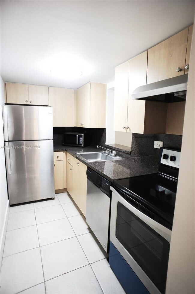 Foto del edificio - 1740 NW N River Dr