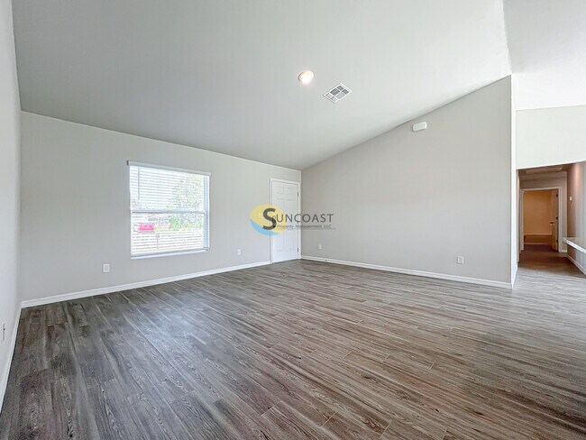 Foto del edificio - TOUR TODAY - Modern 4-Bedroom Home for Ren...
