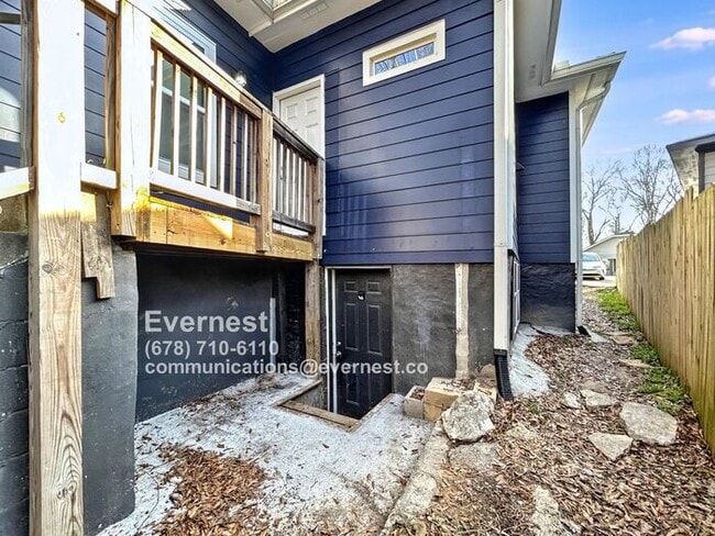 Building Photo - 998 Mayson Turner Rd NW