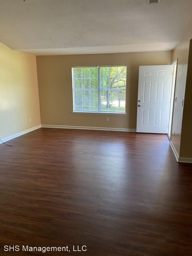 Building Photo - 4 br, 2 bath House - 1856 Honeysuckle Drive