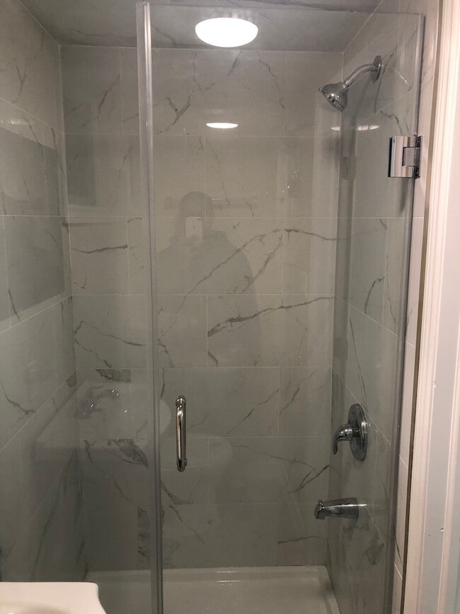 Photo du bâtiment - 1 Lyon Heights Rd