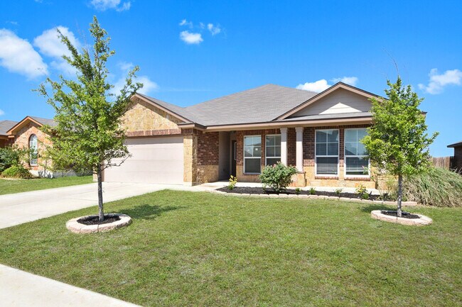 Building Photo - 4911 Bridgewood Dr