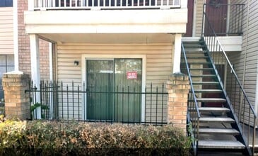Building Photo - 2750 Holly Hall St