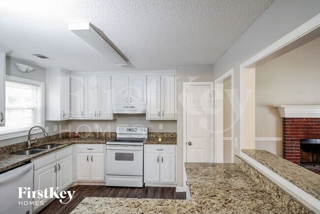 Foto del edificio - 2442 Oak Creek Ct