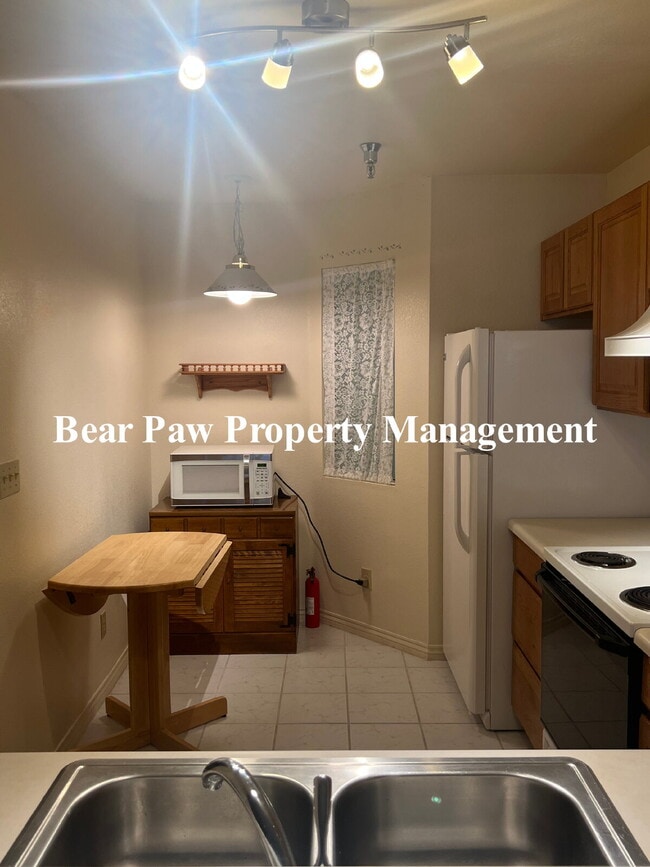Building Photo - Two bedroom in Rocky Village!!