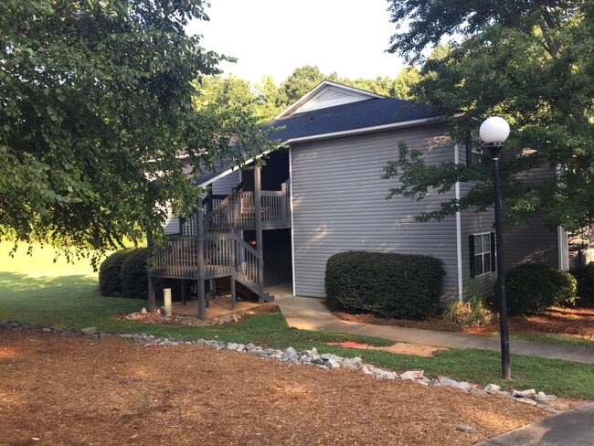 Building Photo - 100H Hidden Creek