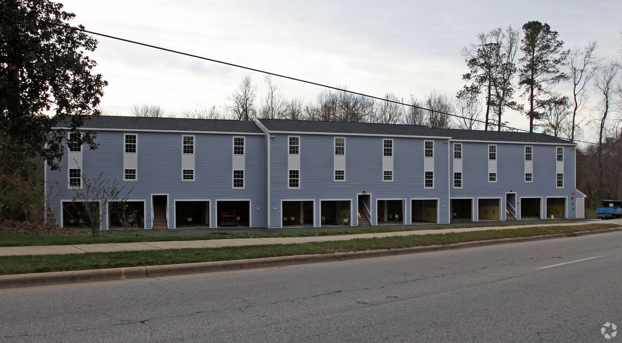 Primary Photo - 2809 Avent Ferry Rd