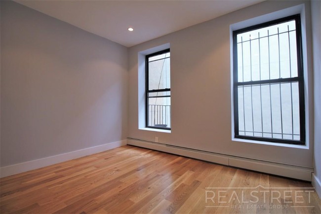 Building Photo - Brand NEW 2 Bed in Bed Stuy