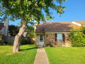 Building Photo - 833 Colchester Dr