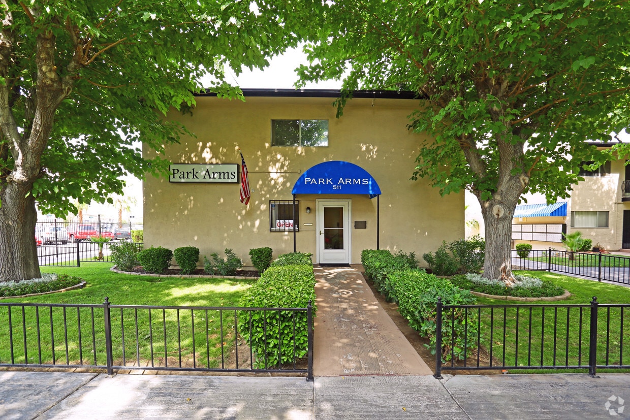 Primary Photo - Park Arms Apartments