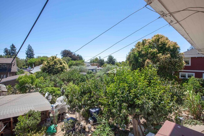 Building Photo - 659Estudillo