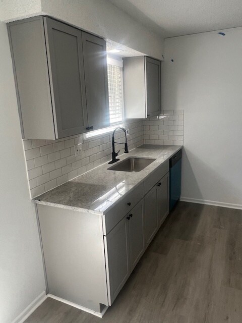 Foto del edificio - 3803 NE Colonial Dr