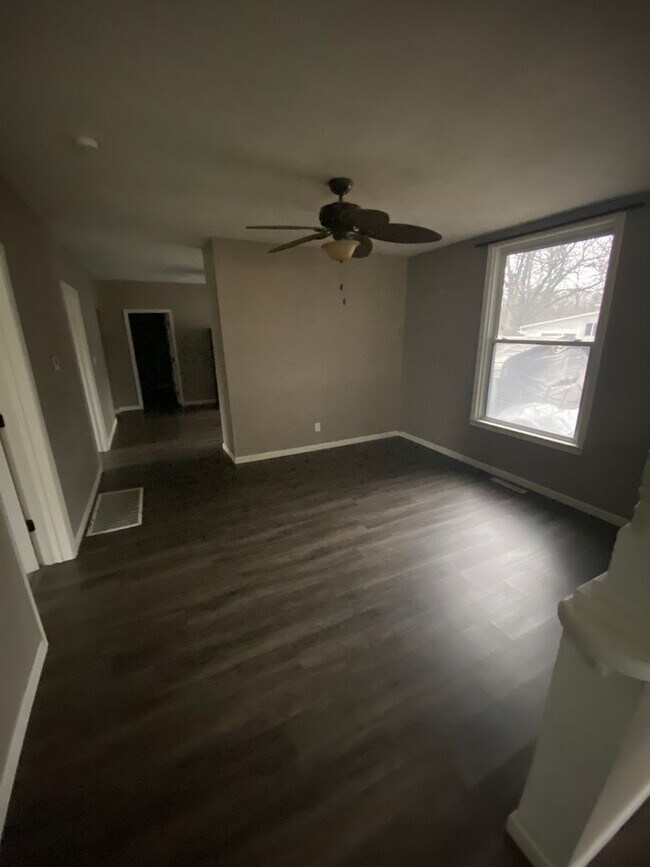 Foto del edificio - 2228 N Concord Ave