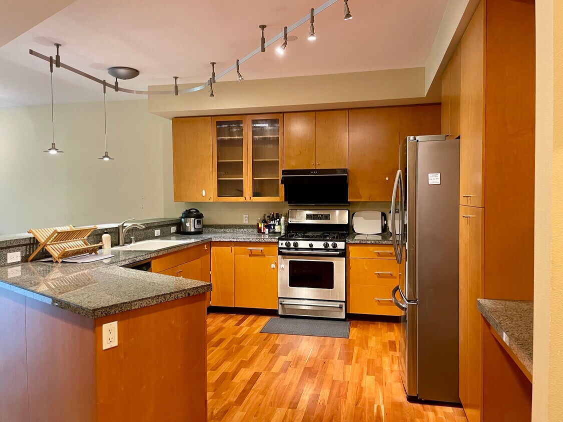 Foto principal - 1188 106th Ave NE