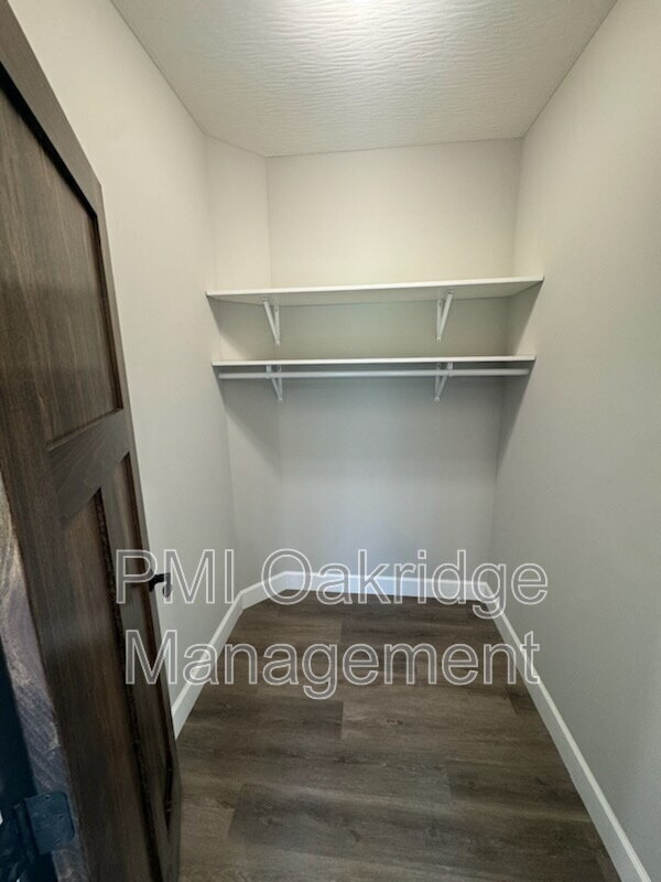 Foto del edificio - 961 Winter Ridge Dr