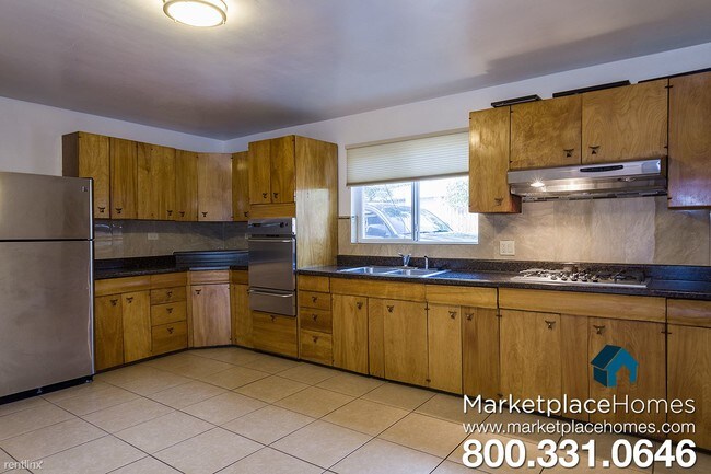 Building Photo - 2 br, 1 bath Duplex - 1610 Jay St # B