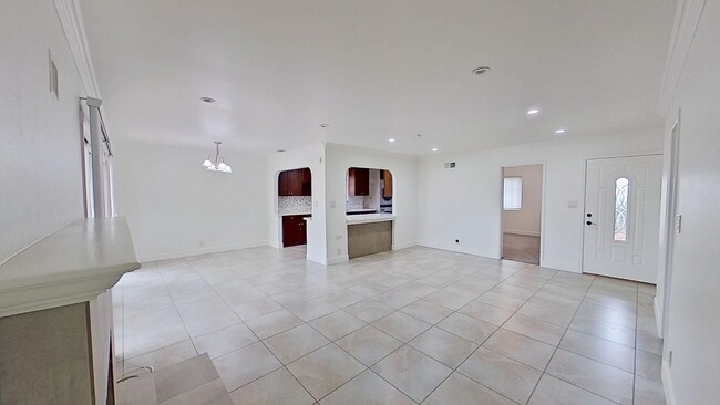 Building Photo - 8362 San Marino Dr