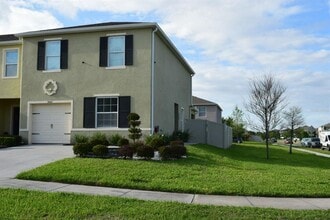 Building Photo - 9001 Wildflower Ln