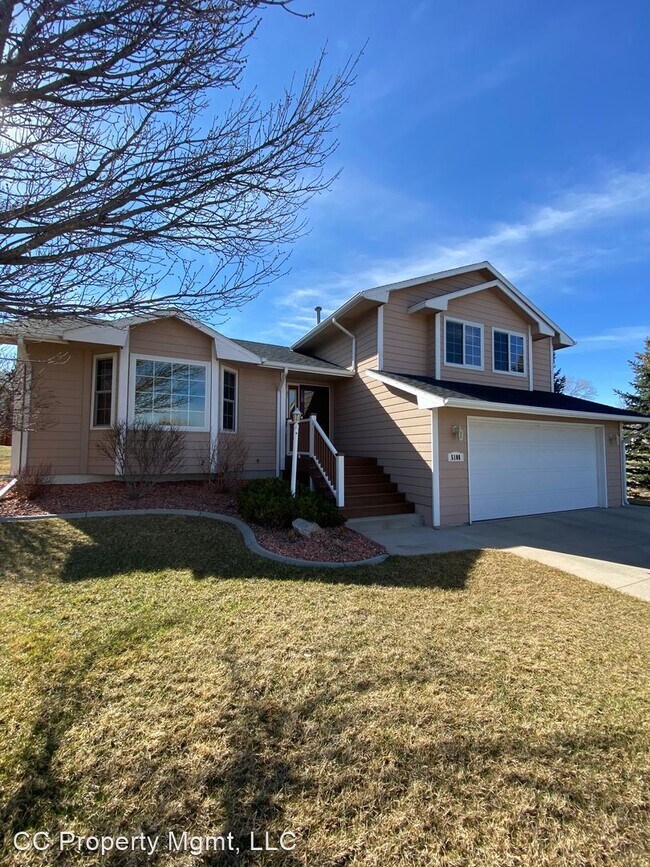 4 br, 2.5 bath House 5108 Summerset Dr House Rental in Rapid City