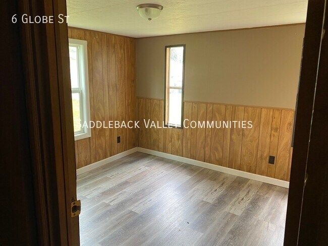 Building Photo - Mobile Home for Rent