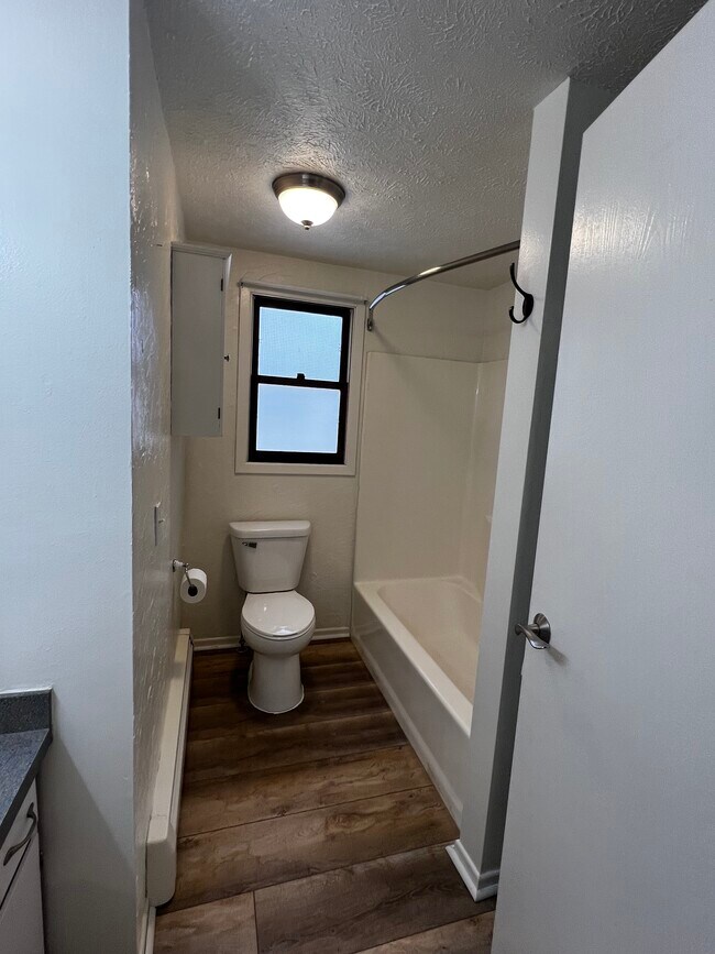 Full Bath with laundry (behind door) - 4253 Mitchell Creek Dr