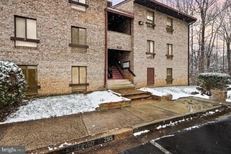 Building Photo - 11619 Stoneview Square