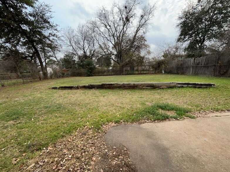 Building Photo - 603 Shelmar Dr