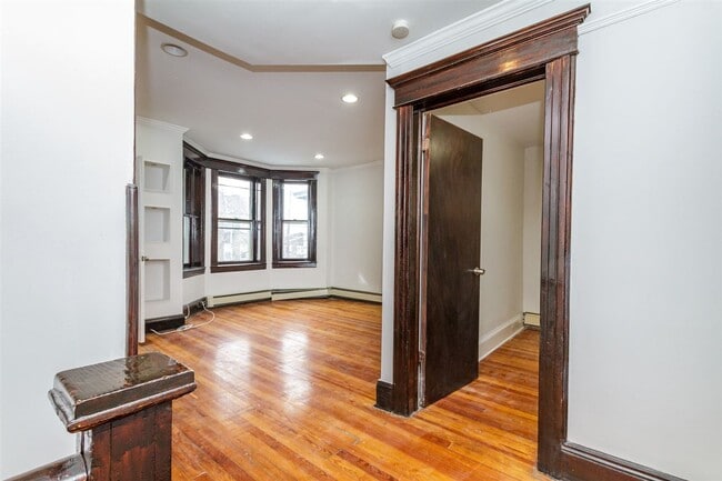Building Photo - 130 Carlton Ave