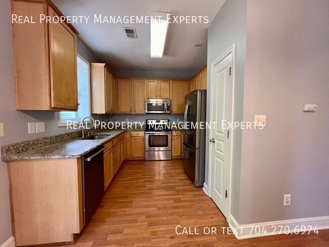 Photo - 10102 Old Carolina Dr House