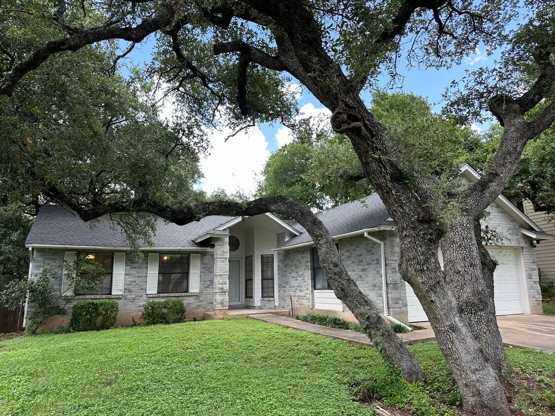 Primary Photo - Single Story Home With Great Location