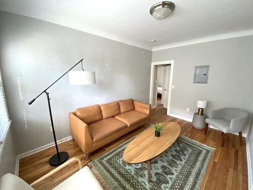 Foto del edificio - 5808 Baker St