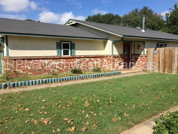 Foto principal - 1912 B Cypress Springdale AR