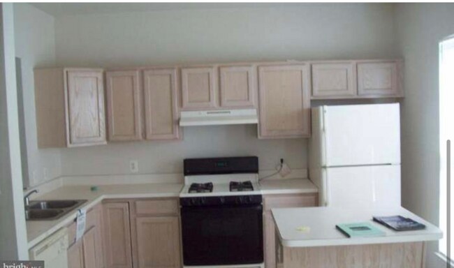 Building Photo - 21 21st St SE