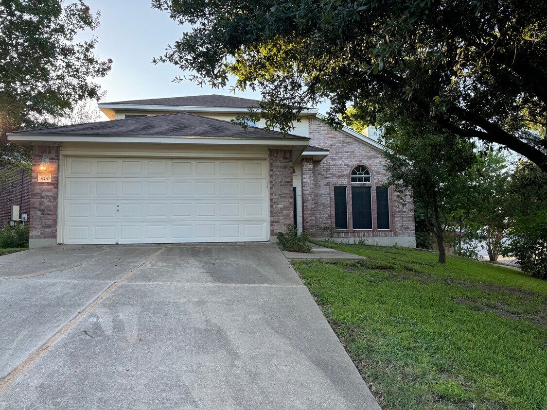 Primary Photo - 900 Hollow Trail Ct
