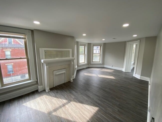 Building Photo - 1238 Eastwood Ave