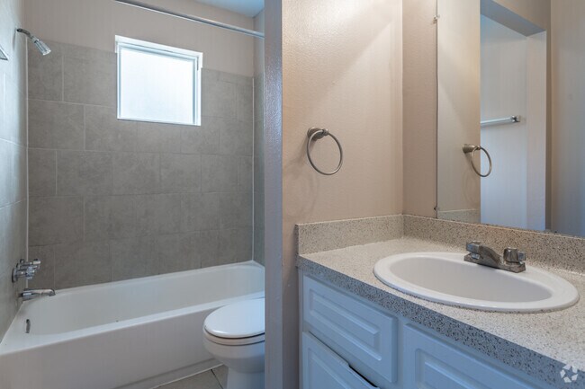 Royal Wayside Apartments - 4