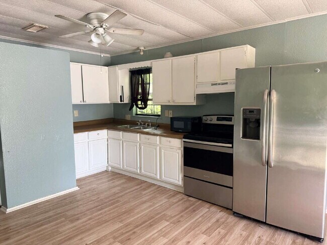 Foto del edificio - Newly Renovated 2 bed/1 bath