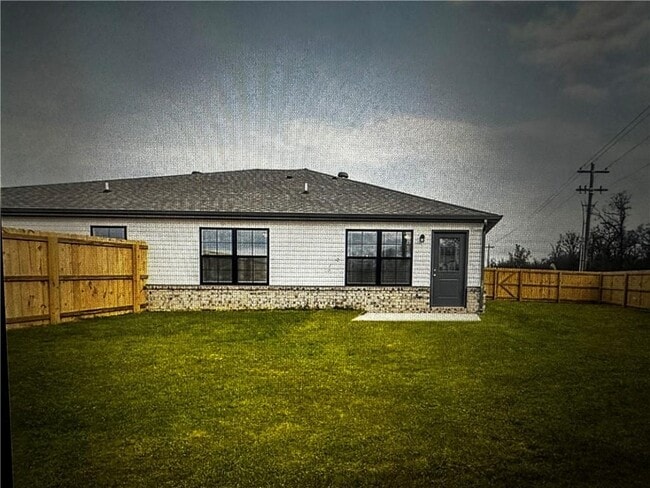 Foto del edificio - 6501 NW Vandergriff St