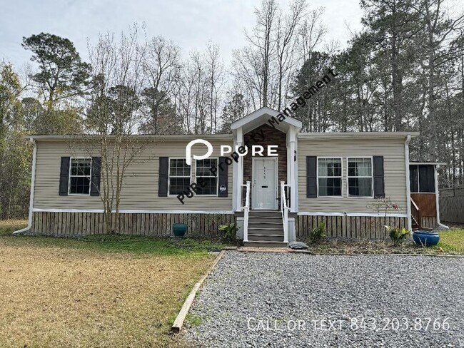 Building Photo - 3 Bedroom Available Now!!